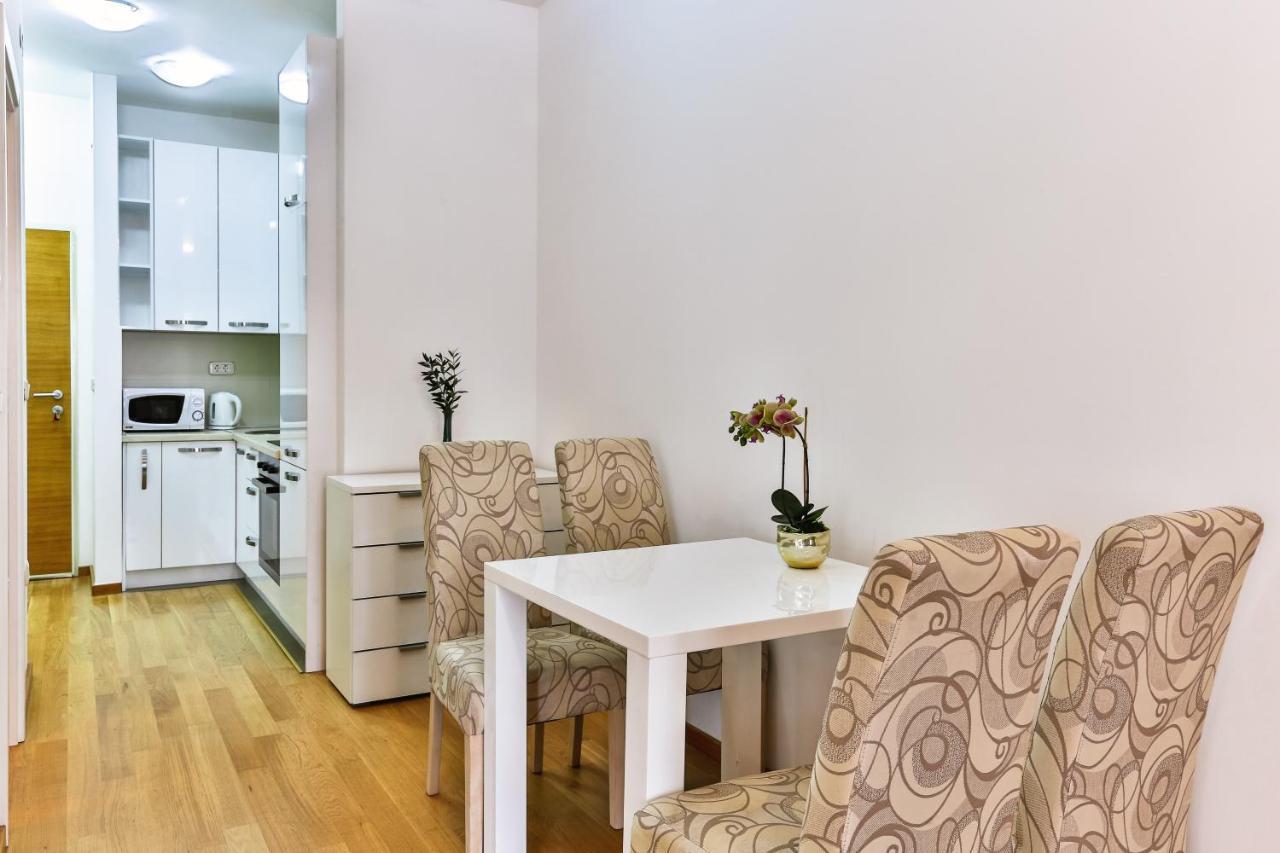 City Montesun Apartments Будва Екстер'єр фото