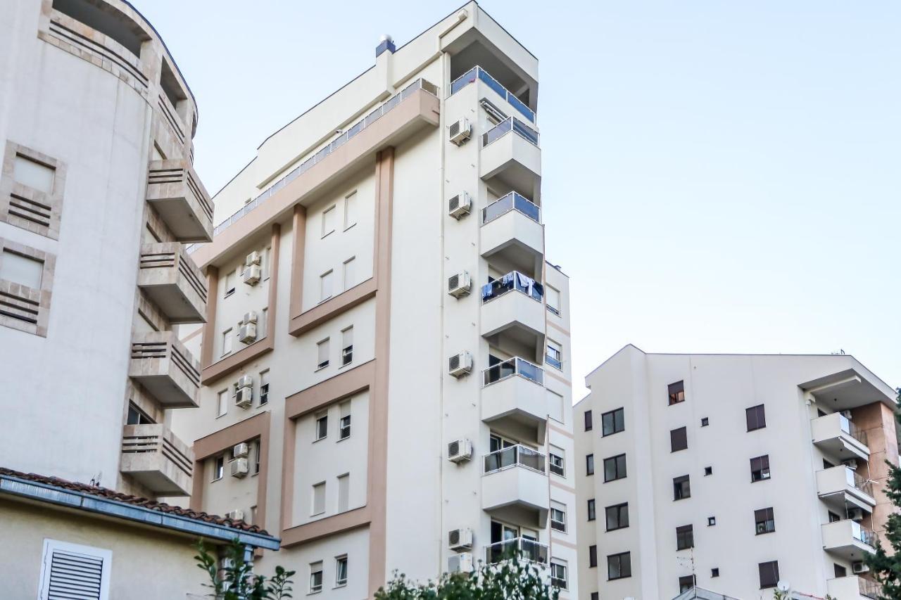 City Montesun Apartments Будва Екстер'єр фото