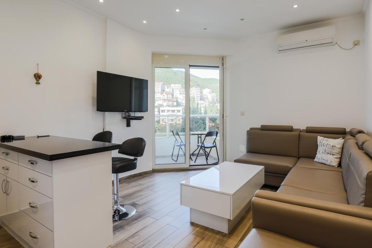 City Montesun Apartments Будва Екстер'єр фото